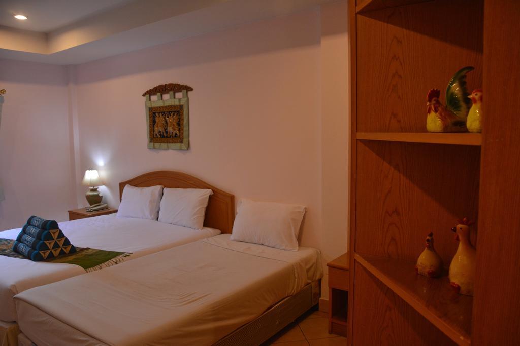 Seven Oaks Inn Jomtien Beach Kamer foto