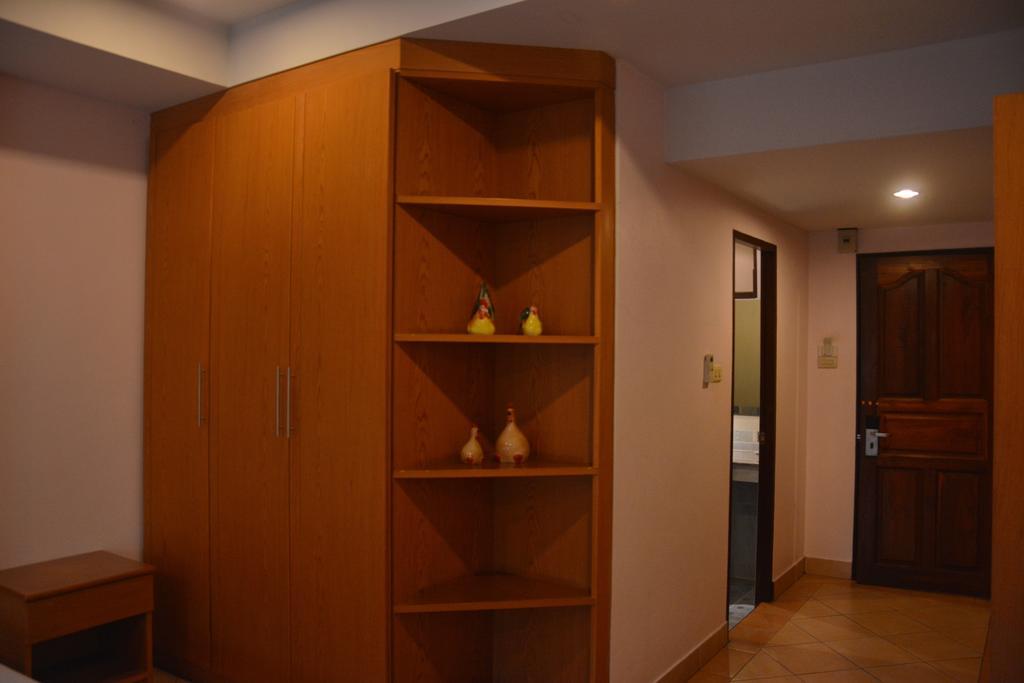 Seven Oaks Inn Jomtien Beach Kamer foto